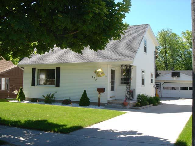 815 Jackson St, Manitowoc, WI 54220