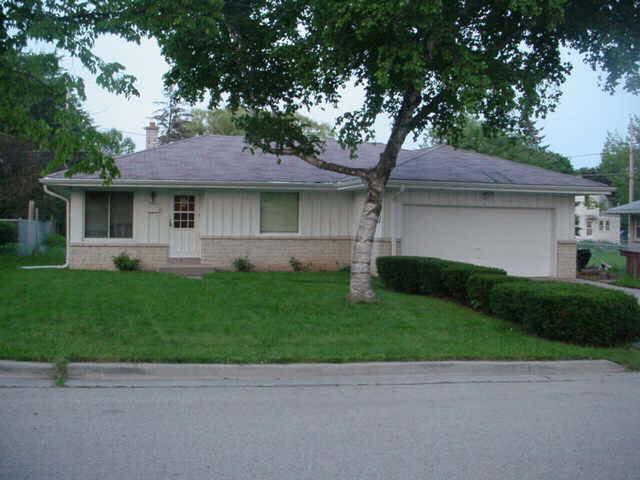 5484 N 26th St., Glendale, WI 53209