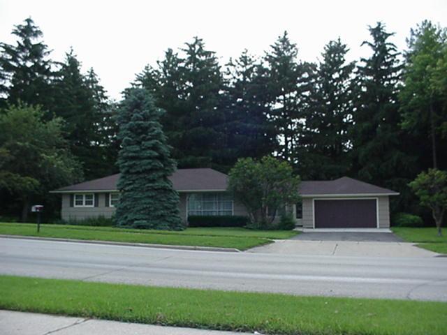 633 Grand Ave., Hartford, WI 53027