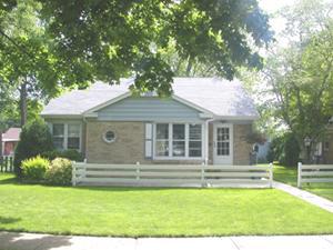 5646 N Braeburn Ln, Glendale, WI 53209