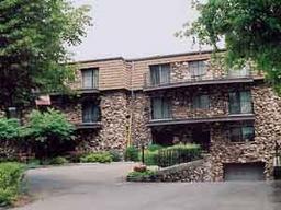 320 E Pleasant St #204, Oconomowoc, WI 53066