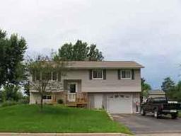 706 Evergreen Dr., Holmen, WI 54636