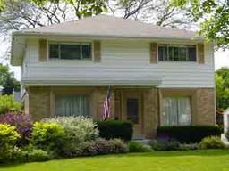 8027 N Whitney Rd., Fox Point, WI 53217