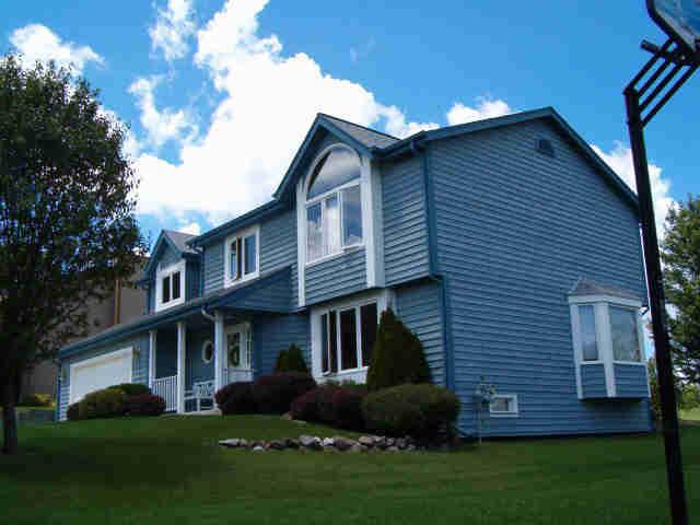 630 W Shady Glen Ln., Saukville, WI 53080