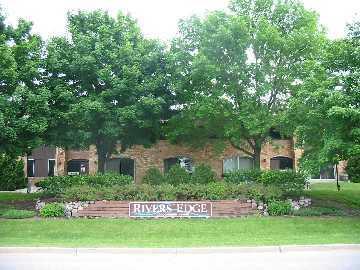 4000 W Rivers Edge Cir. #9, Brown Deer, WI 53209