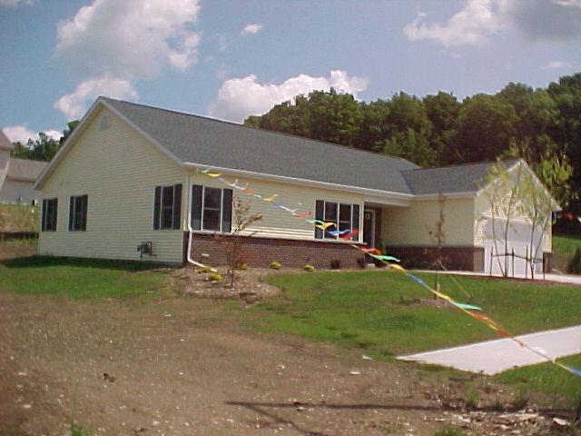 460 Northview Tr., Hartford, WI 53027