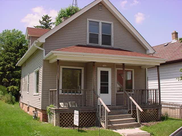 1542 S 9th St., Sheboygan, WI 53081