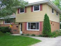 5436 Moorehead Ln., Greendale, WI 53129