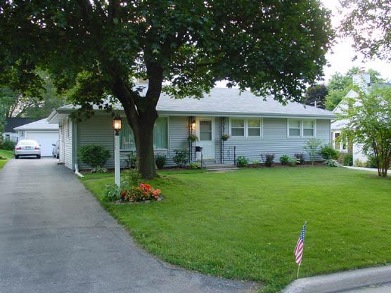 535 N 98th, Wauwatosa, WI 53226