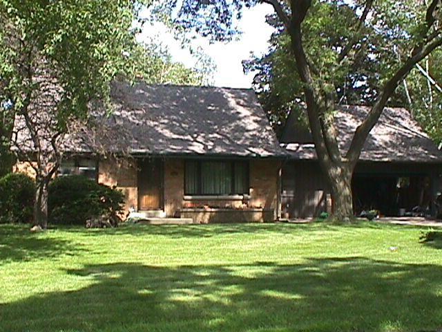 4904 S 33rd St., Greenfield, WI 53221