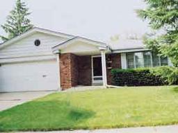 5921 Sycamore St., Greendale, WI 53129