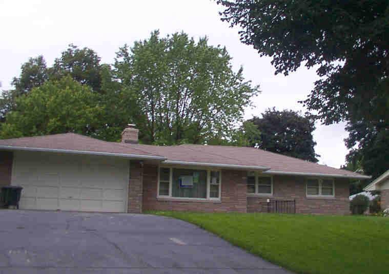 1553 N 117th, Wauwatosa, WI 53226