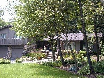 17755 Lisa Ln, Brookfield, WI 53045