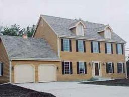 8300 S Country Club Cir., Franklin, WI 53132