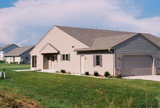 650 Shady Ln., Oconomowoc, WI 53066