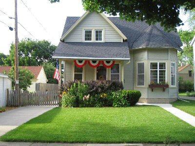 518 E Lancaster Ave., Whitefish Bay, WI 53217