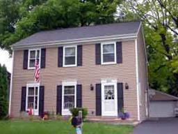 210 Hyde Park Ave., Waukesha, WI 53188