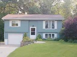 220 Willow Ct., Hartland, WI 53029