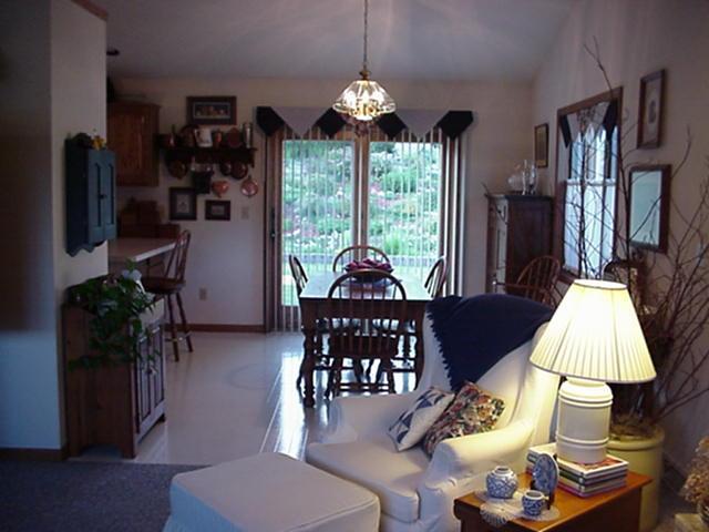 60 E Prospect St., Hartford, WI 53027