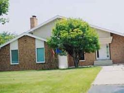 11326 N Country View, Mequon, WI 53092