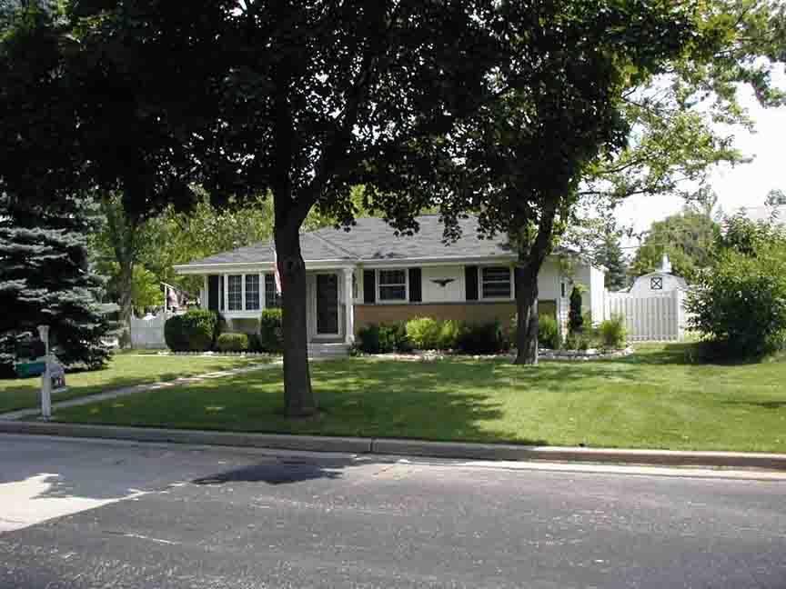 5800 S 37th Ct, Milwaukee, WI 53221