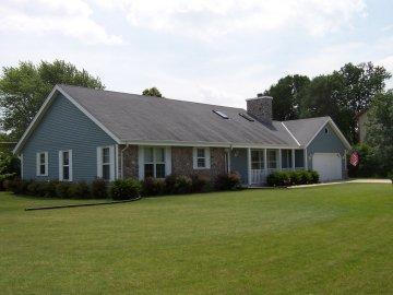 12505 W Barbary Ct, New Berlin, WI 53151