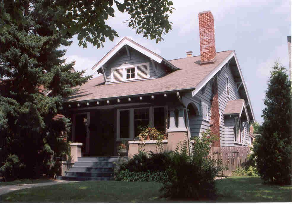 3016 N Newhall, Milwaukee, WI 53211