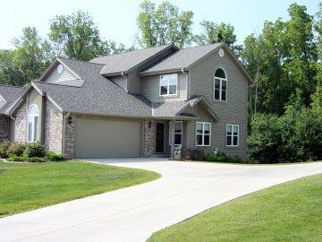 14315 Lenox Dr., New Berlin, WI 53151