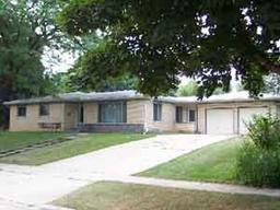 1002 Oxford Rd., Waukesha, WI 53186