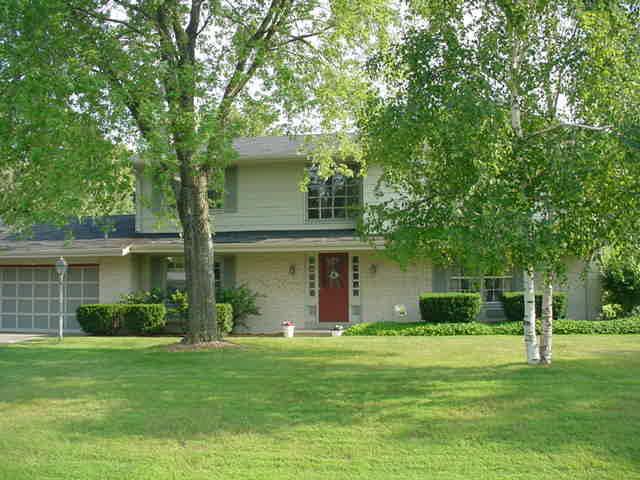 6163 W Glenbrook, Brown Deer, WI 53223