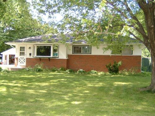 236 W 2nd Ave., Elkhorn, WI 53144