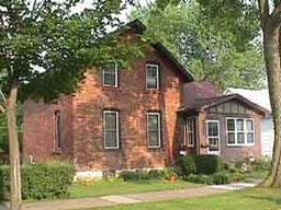 1239 S 11th St., La Crosse, WI 54601