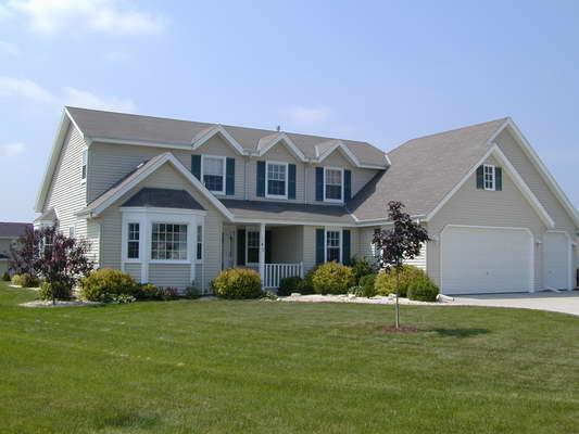 143 Small Farm Rd., Mukwonago, WI 53149