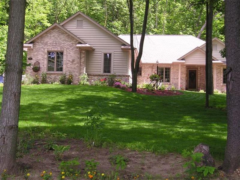 520 Bayberry Ln, Slinger, WI 53086