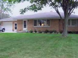 1940 N 121st St., Wauwatosa, WI 53226