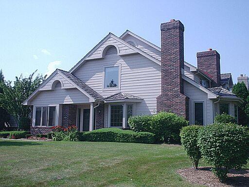 7402 Twin Oaks Ct., Franklin, WI 53132