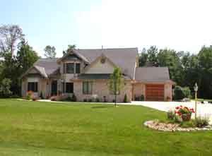 1303 Robin Ln., Caledonia, WI 53402