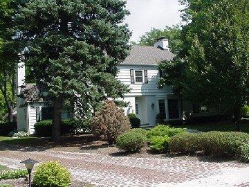 10228 N Range Line, Mequon, WI 53092