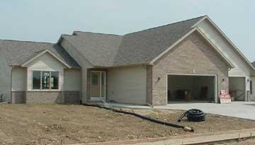808 Chckadee Dr., Cambridge, WI 53523