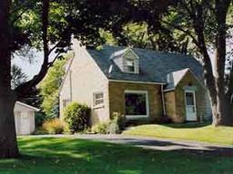 1275 S Bobolink Dr., Brookfield, WI 53005