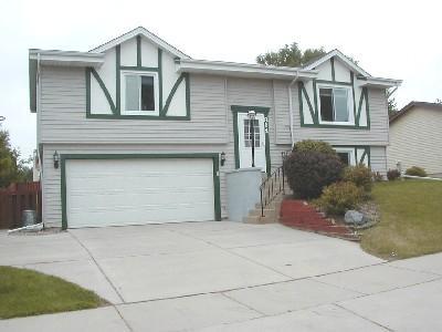 814 E Kings Ridge Ct., West Bend, WI 53090