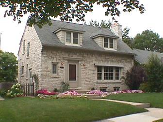 2733 N Lefeber Ave, Wauwatosa, WI 53210