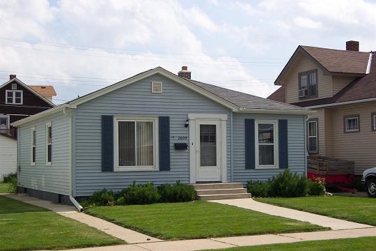 2609 Bate St, Racine, WI 53403