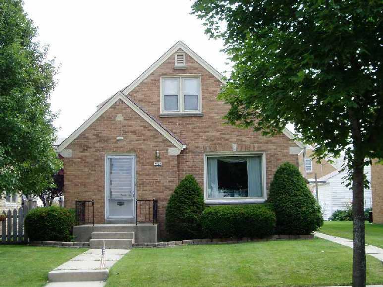 3568 S 18th St, Milwaukee, WI 53221