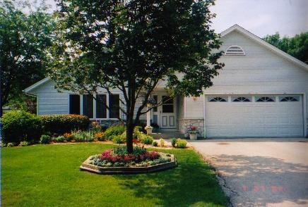 5633 Castleton Dr., Caledonia, WI 53406