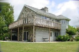 705 Hilldale Rd., Slinger, WI 53086