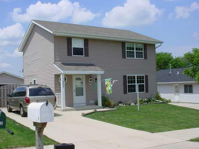 1460 Paul Ln, Waukesha, WI 53186