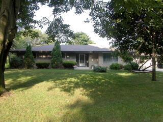 3265 N 129th St, Brookfield, WI 53005