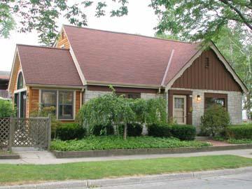 801 E Chateau Pl, Whitefish Bay, WI 53217
