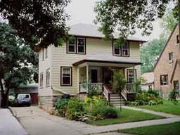 1177 Kavanaugh Pl., Wauwatosa, WI 53213